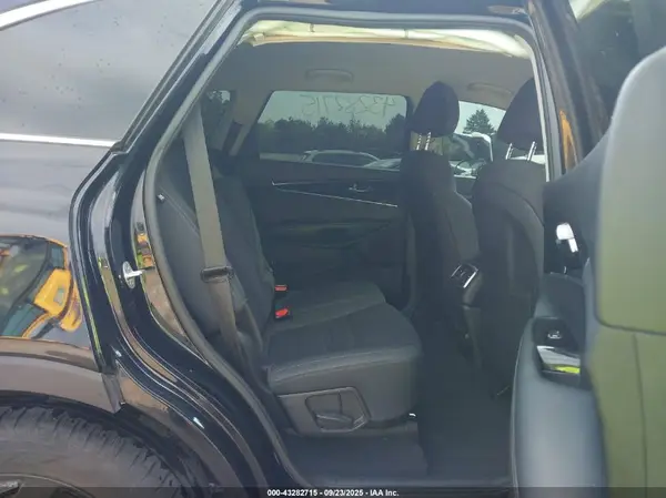 5XYPG4A50KG605998 2019 KIA SORENTO - Image 8