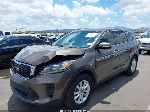 5XYPG4A50LG615870 2020 KIA SORENTO - Image 2