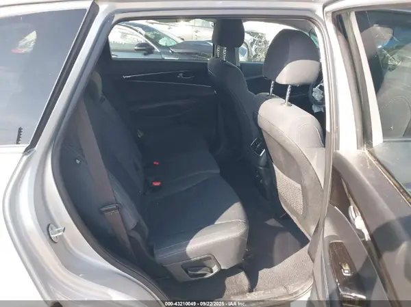 5XYPG4A50LG629042 2020 KIA SORENTO - Image 8