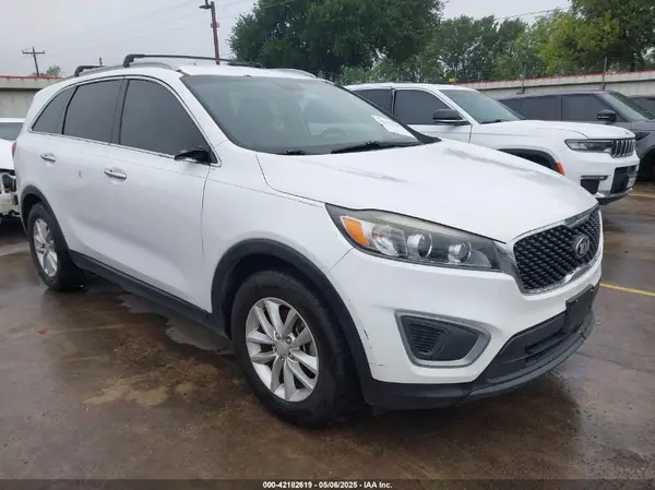 5XYPG4A51GG011668 2016 KIA SORENTO - Image 1