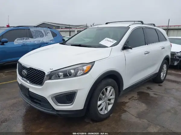 5XYPG4A51GG011668 2016 KIA SORENTO - Image 2