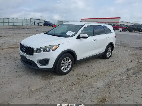 5XYPG4A51GG023366 2016 KIA SORENTO - Image 2