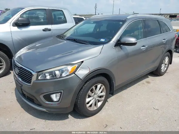5XYPG4A51GG033699 2016 KIA SORENTO - Image 2