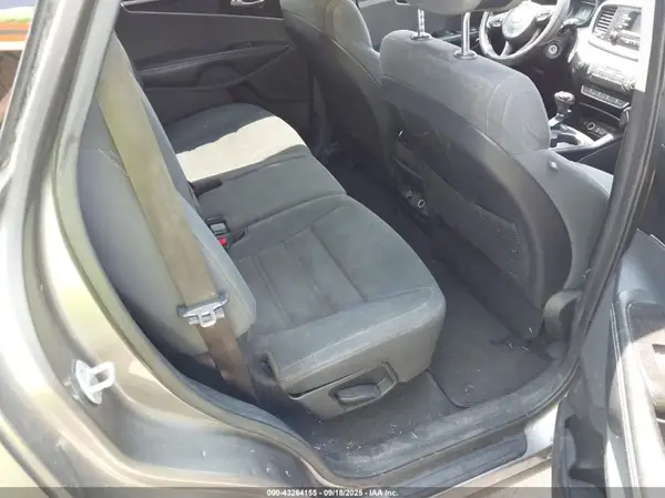 5XYPG4A51GG033699 2016 KIA SORENTO - Image 8