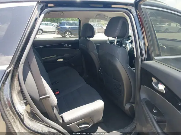 5XYPG4A51GG036599 2016 KIA SORENTO - Image 8