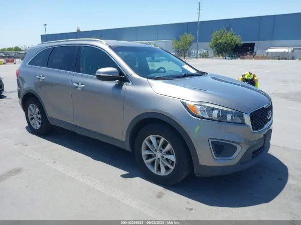 5XYPG4A51GG077296 2016 KIA SORENTO - Image 1