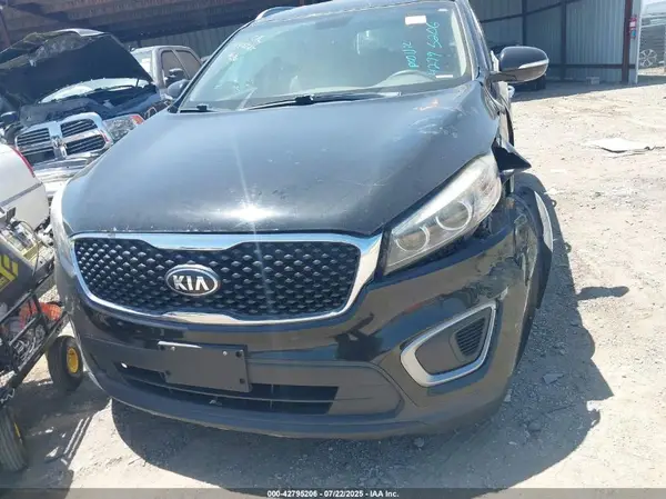 5XYPG4A51GG107994 2016 KIA SORENTO - Image 2