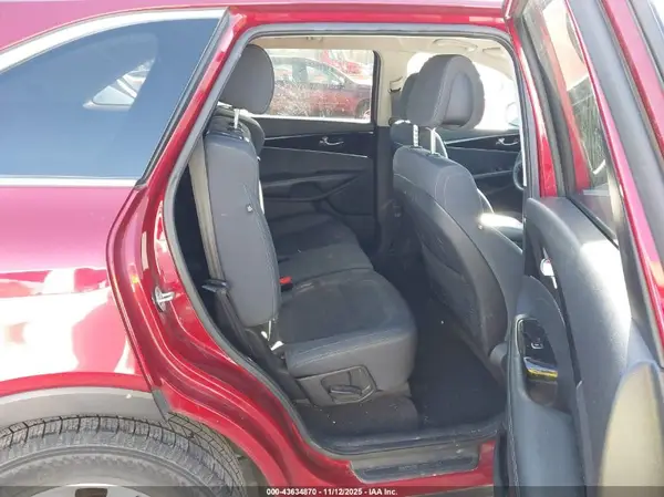 5XYPG4A51GG159691 2016 KIA SORENTO - Image 8