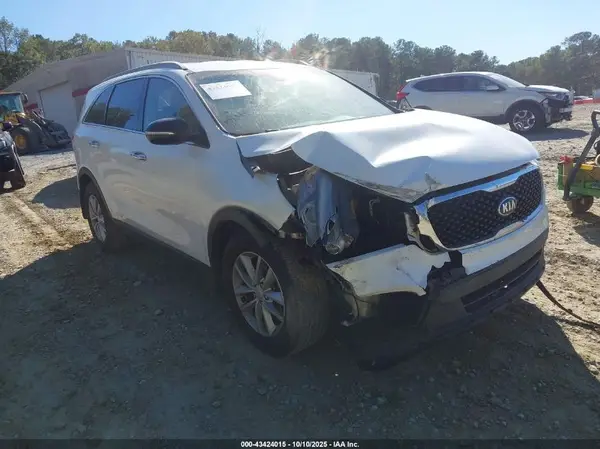 5XYPG4A51GG160663 2016 KIA SORENTO - Image 1