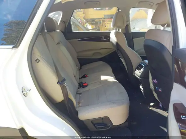 5XYPG4A51GG160663 2016 KIA SORENTO - Image 8