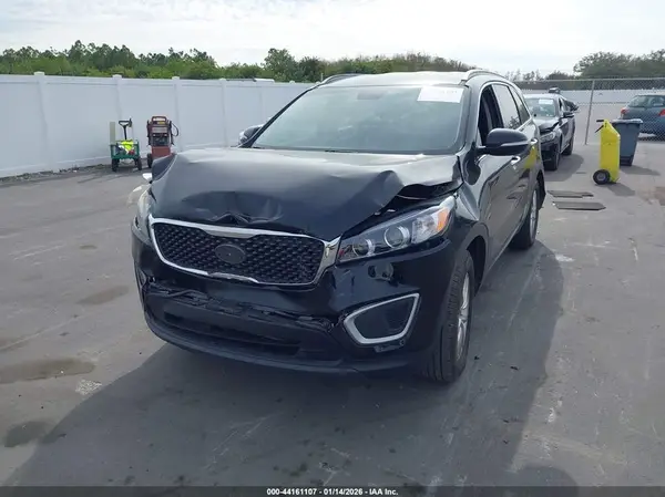 5XYPG4A51HG189582 2017 KIA SORENTO - Image 2