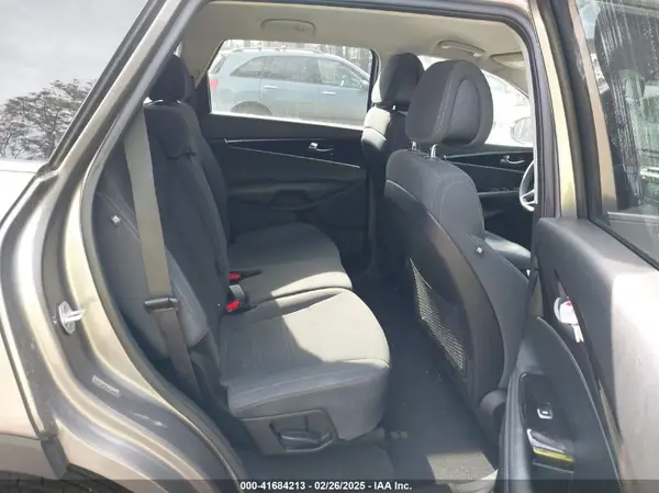 5XYPG4A51HG189890 2017 KIA SORENTO - Image 8