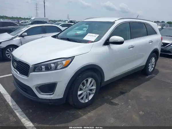 5XYPG4A51HG191543 2017 KIA SORENTO - Image 2