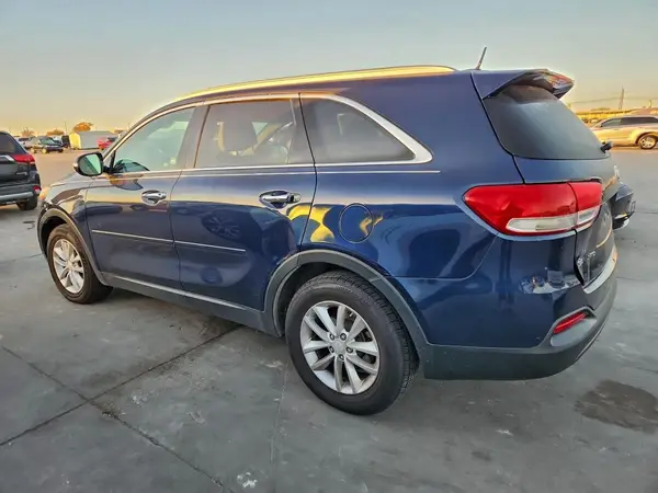 5XYPG4A51HG201715 2017 KIA SORENTO - Image 2