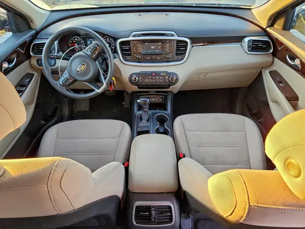 5XYPG4A51HG201715 2017 KIA SORENTO - Image 8