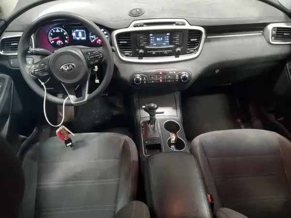 5XYPG4A51HG208079 2017 KIA SORENTO - Image 8