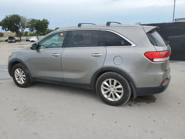 5XYPG4A51HG269772 2017 KIA SORENTO - Image 2