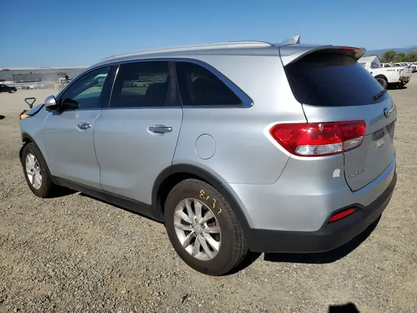 5XYPG4A51HG302317 2017 KIA SORENTO - Image 2