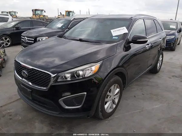 5XYPG4A51HG307100 2017 KIA SORENTO - Image 2
