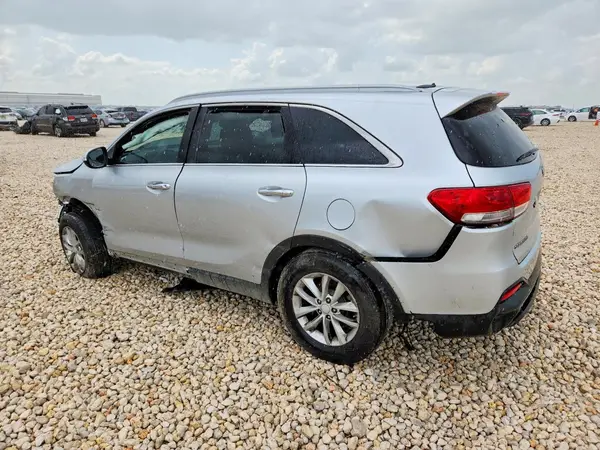 5XYPG4A51HG320364 2017 KIA SORENTO - Image 2