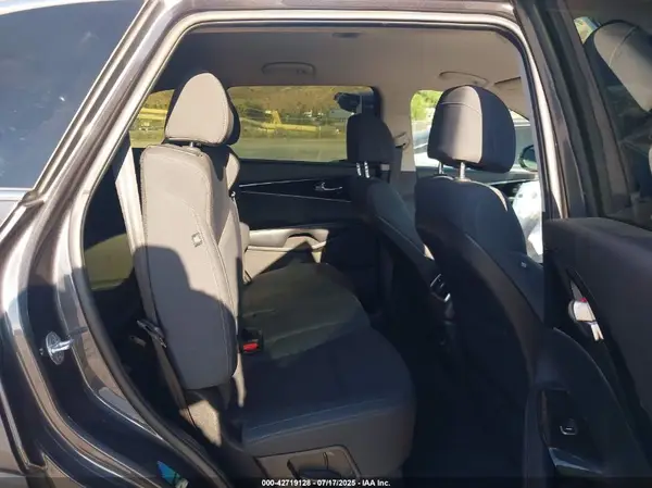 5XYPG4A51HG329968 2017 KIA SORENTO - Image 8