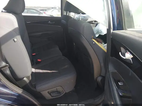 5XYPG4A51JG352253 2018 KIA SORENTO - Image 8