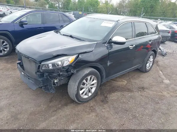 5XYPG4A51JG352947 2018 KIA SORENTO - Image 2