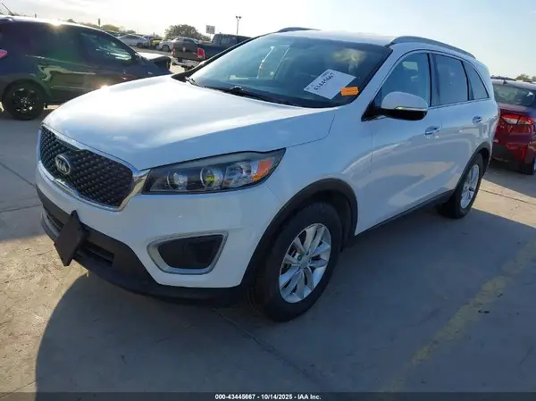 5XYPG4A51JG383356 2018 KIA SORENTO - Image 2