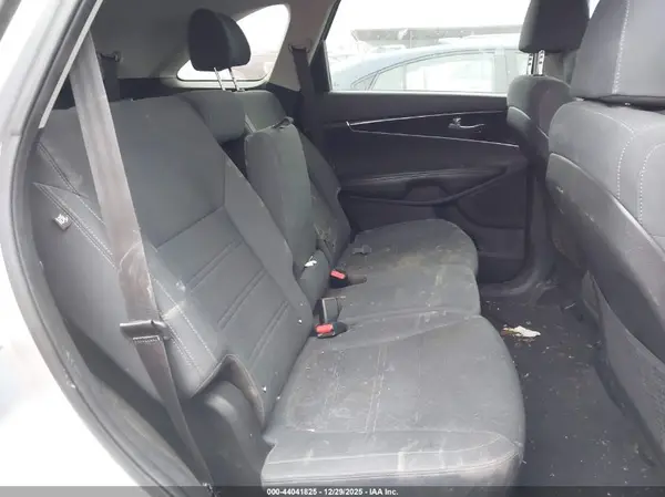 5XYPG4A51JG395281 2018 KIA SORENTO - Image 8