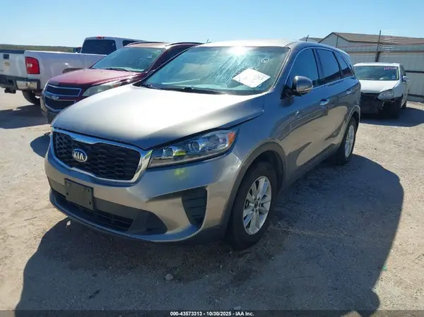 5XYPG4A51KG476380 2019 KIA SORENTO - Image 2