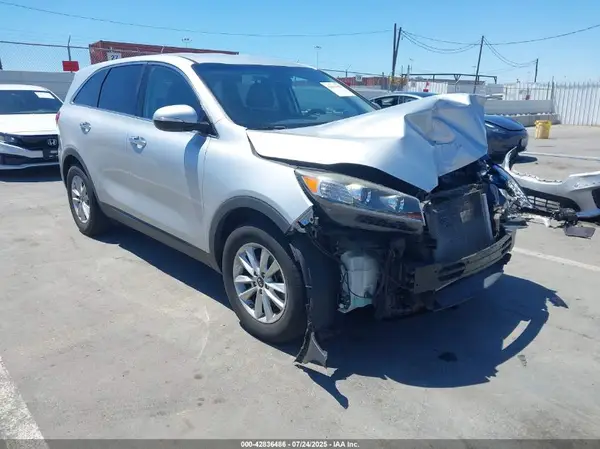 5XYPG4A51KG476718 2019 KIA SORENTO - Image 1