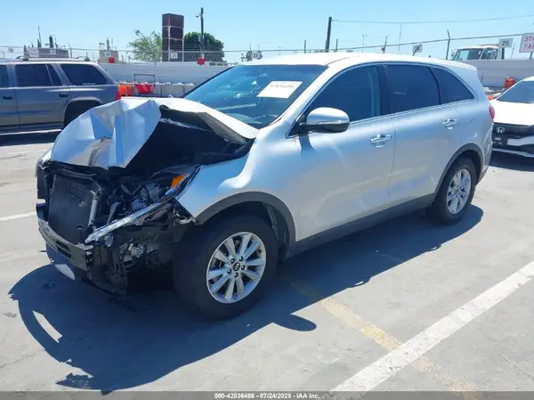 5XYPG4A51KG476718 2019 KIA SORENTO - Image 2