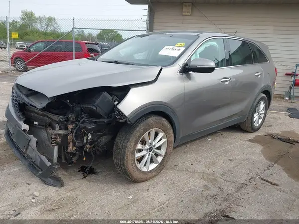 5XYPG4A51KG490229 2019 KIA SORENTO - Image 2