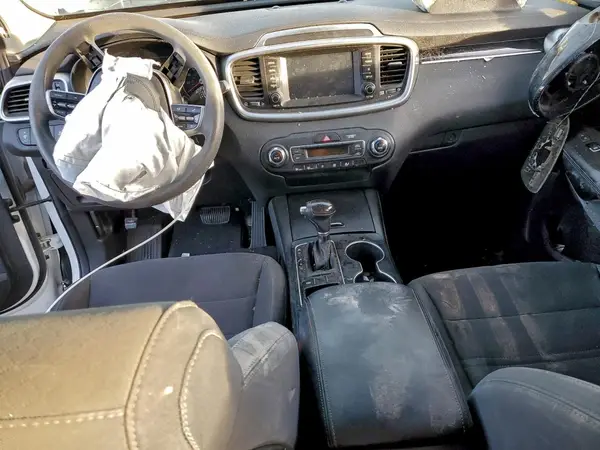 5XYPG4A51KG491137 2019 KIA SORENTO - Image 8