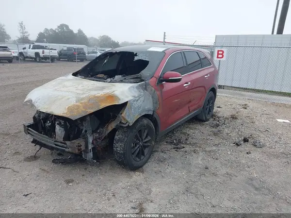 5XYPG4A51KG491185 2019 KIA SORENTO - Image 2