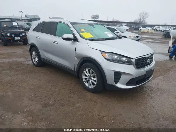 5XYPG4A51KG495866 2019 KIA SORENTO - Image 1
