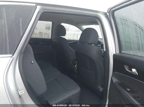5XYPG4A51KG495866 2019 KIA SORENTO - Image 8