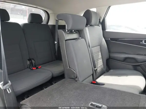 5XYPG4A51KG559274 2019 KIA SORENTO - Image 8
