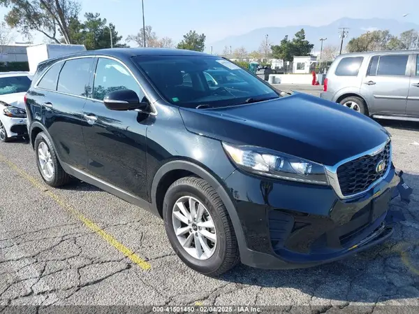 5XYPG4A51KG567018 2019 KIA SORENTO - Image 1