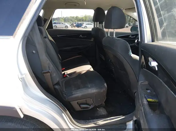 5XYPG4A51KG596521 2019 KIA SORENTO - Image 8