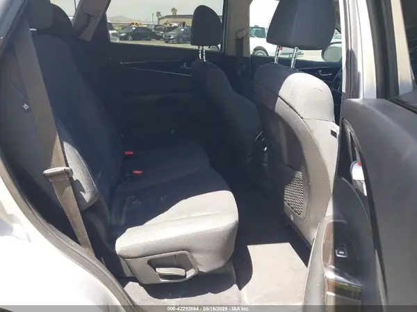 5XYPG4A51KG596857 2019 KIA SORENTO - Image 8