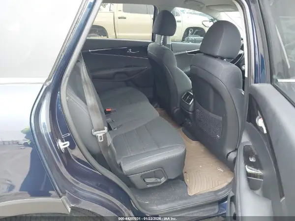 5XYPG4A51KG609607 2019 KIA SORENTO - Image 8