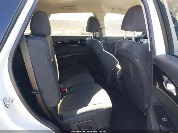 5XYPG4A51LG626697 2020 KIA SORENTO - Image 8