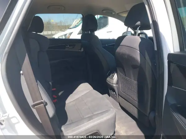 5XYPG4A52GG002963 2016 KIA SORENTO - Image 8