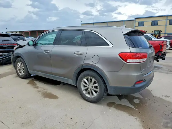5XYPG4A52GG003174 2016 KIA SORENTO - Image 2