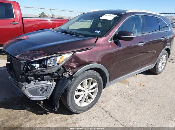 5XYPG4A52GG011128 2016 KIA SORENTO - Image 2