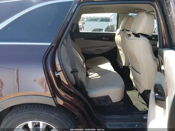5XYPG4A52GG011128 2016 KIA SORENTO - Image 8