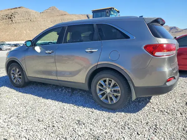 5XYPG4A52GG055095 2016 KIA SORENTO - Image 2