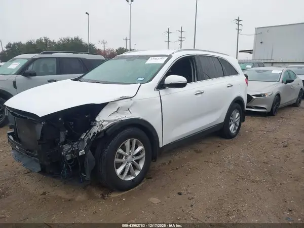 5XYPG4A52GG071460 2016 KIA SORENTO - Image 2