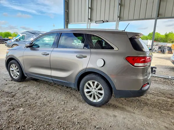 5XYPG4A52GG071605 2016 KIA SORENTO - Image 2